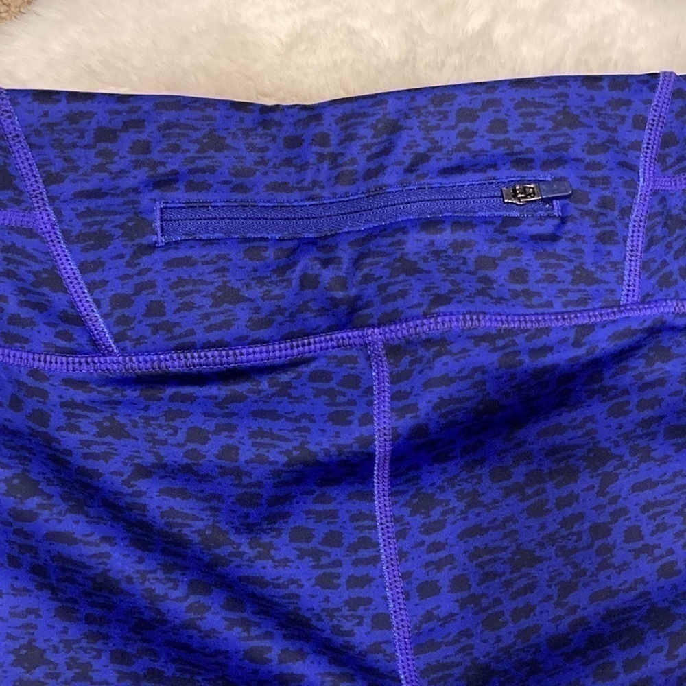 Athleta‎ Asym Camo Sonar 7/8 Tight Crop Legging ~ Size XS - Picture 10 of 16